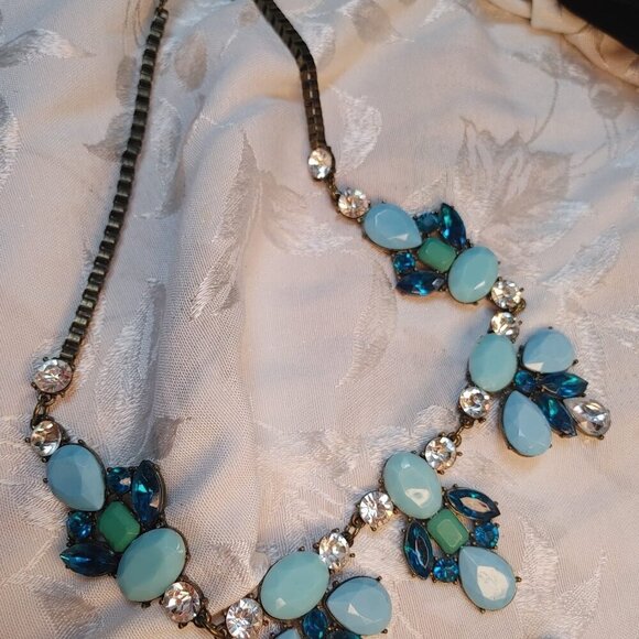 Green and Blue Vintage Style Rhinestone Statement Necklace Rhinestone Statement - Picture 5 of 6